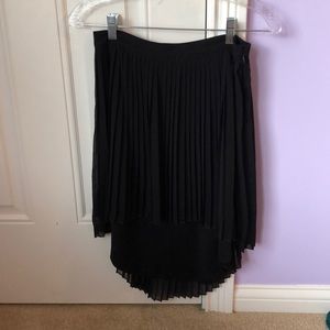 High-low pleated skirt